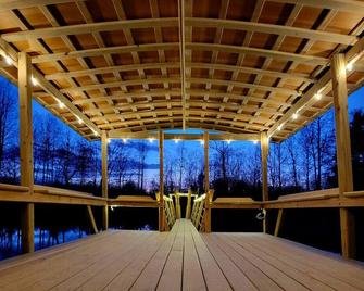 Balcony Suite at White Lotus Eco Spa Retreat - Stanardsville - Patio