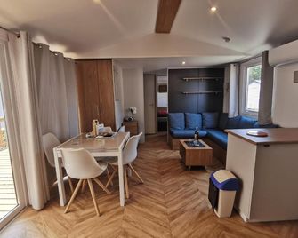 Évasion Lodge - Gastes - Comedor