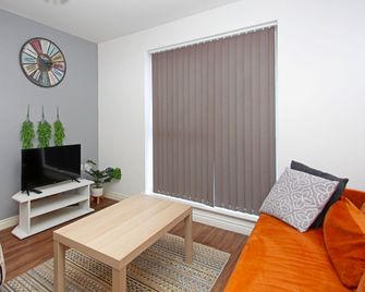 Autumn Heights Apartments - Hadley