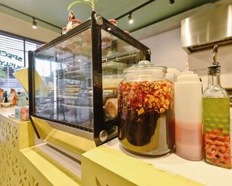 Casa Charlie Hotel - Manila - Buffet