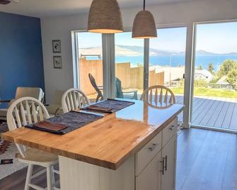Cozy Flathead Lake Apartment with Beautiful Views! - Polson - Dining room