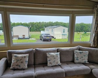 Thurston Manor Private Caravan Rental - Dunbar - Wohnzimmer