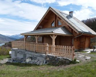 Mountain chalet facing the park of the Ecrins - Savines-le-Lac - Bâtiment