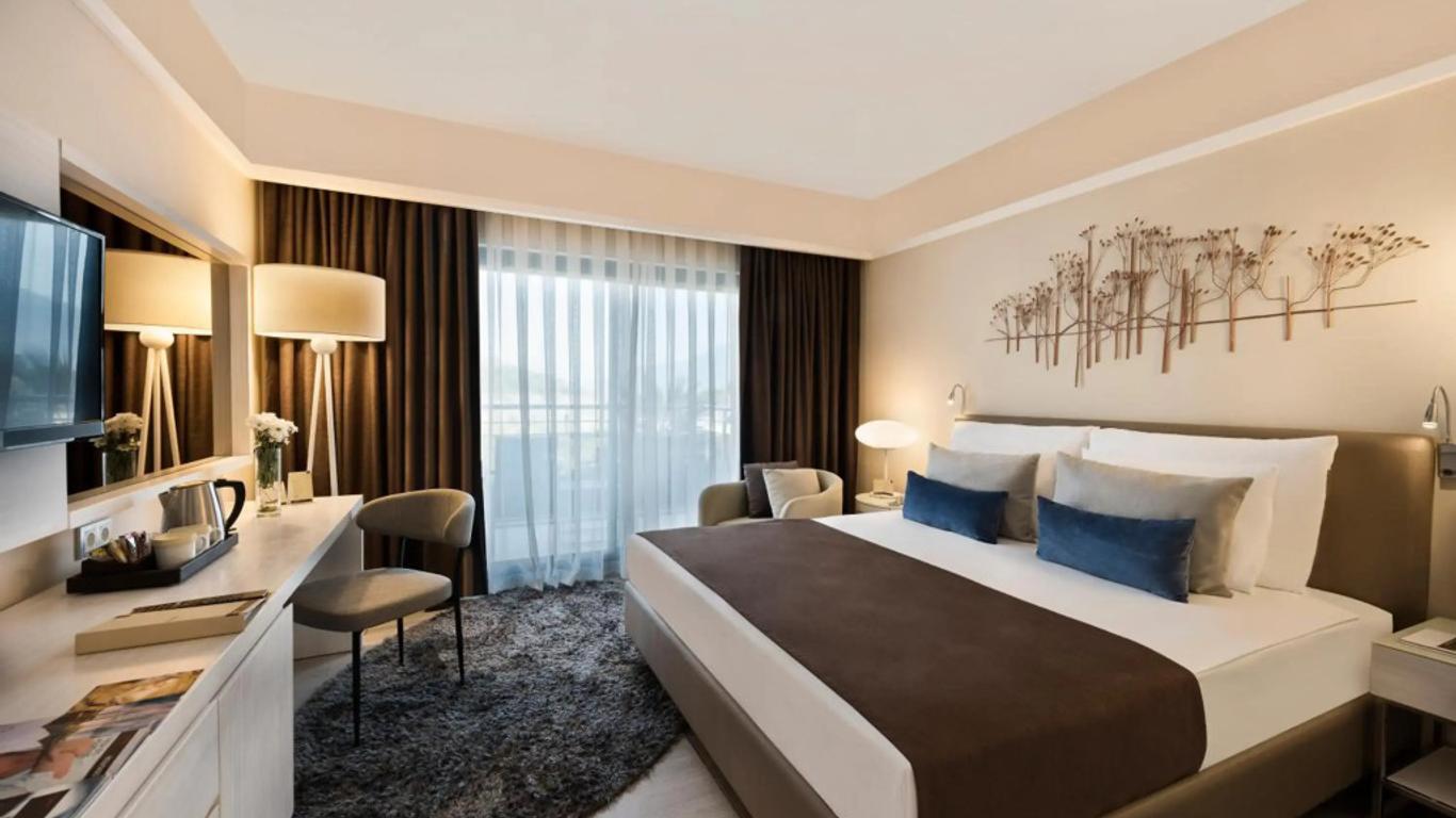 Mustis Royal Plaza Hotel