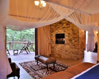 Shishangeni Main Lodge - Komatipoort - Schlafzimmer