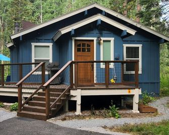 Homewood Cabin Among the Pines - Homewood - Building