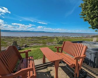 Chalet #8 Waterfront with Spa, Fireplace, Wifi and AC - Cap-Saint-Ignace - Balcon