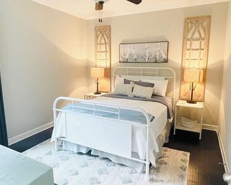 Holiday Cottage at Tim's Ford Lake next to Marina and Restaurant - Tullahoma - Slaapkamer