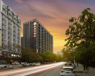 Yasite Hotel (Qinzhougang) - Qinzhou - Building