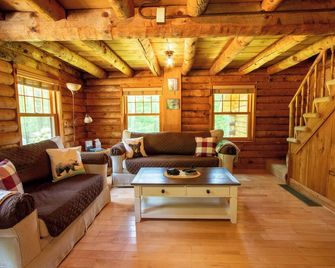 True Mountain Living! - Madison - Living room