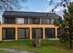 Yard Resort - Predboj - Building