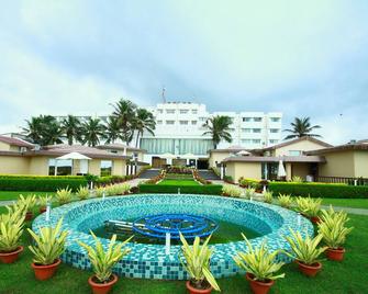 Hotel Holiday Resort - Puri - Building