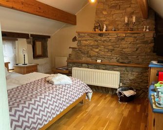 Armidale Cottages Bed & Breakfast - Workington - Habitación