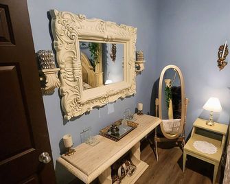 The Fairytale Cottage at High Rock Castl - Monroe - Zimmerausstattung