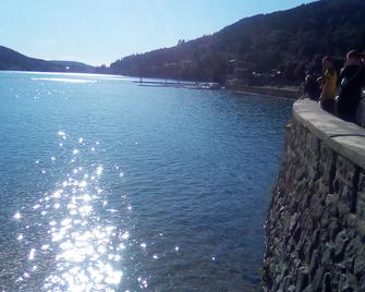 Warm and friendly house 10 min Gerardmer 8 persons 130 m2 - Gerbépal - Playa