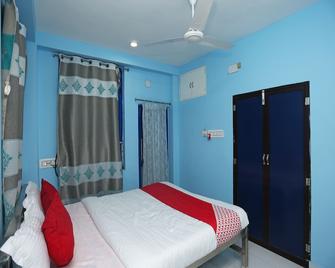 Oyo 26652 Roop River Resort - Bāgnān - Bedroom