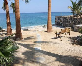 Breathtaking! Luxury 1 Bed / 2 Bath Beach Home, Panoramic Deck View, Beach Front - Los Barriles - Beach