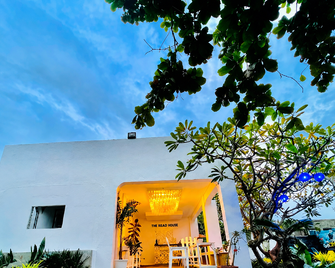 The Beach House and Bar - Roxas City - Bâtiment