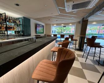Hotel Zentral Ramiro I Oviedo - Oviedo - Bar