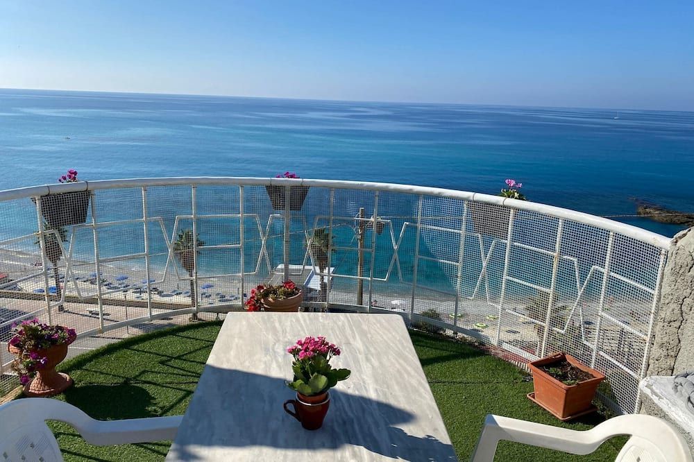 لا لوكاندا ديل كونفينتو - تروبيا - شرفة