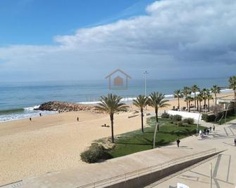 Front Line Ocean 120m2 + Large Terrace + Pool - Loulé - Beach