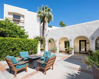 Palm Mountain Resort & Spa - פאלם ספירנגס - פטיו
