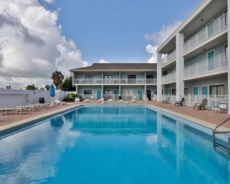 Coastal Life 206 - A 2nd Floor Studio With 2 Single Beds - New Smyrna Beach - Pool