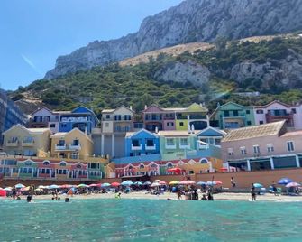 Spectacular Beachfront Duplex On The Med - Gibraltar