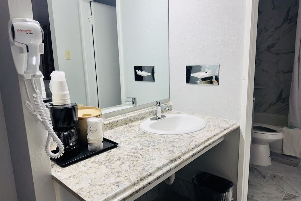 Alamo Inn & Suites - ג'ילט