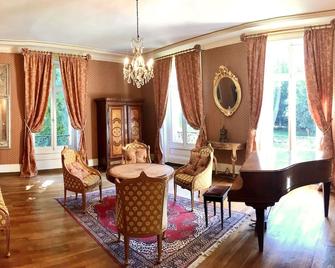 Walmath Castle - Historical Residence Between Paris And Toulouse - La Jonchère-Saint-Maurice