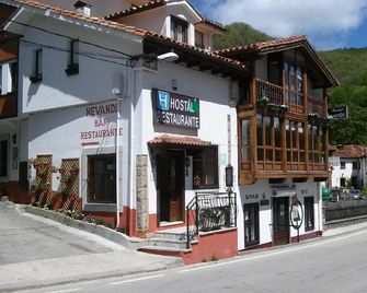 Hostal Nevandi - Espinama - Building