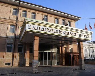 Zarafshan Grand Hotel - Navoi - Edificio