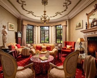 Thackray House - Callander - Lounge