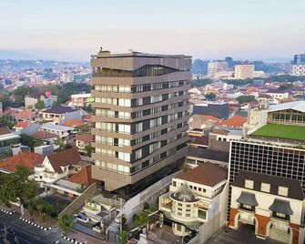 Artotel Gajahmada Semarang - Semarang