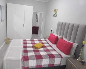 Neo & Ruks Guest House Salt River - كابي تاون - غرفة نوم