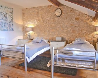 Beautiful south facing cottage sleeping up to seven - Tournon-d'Agenais - Chambre