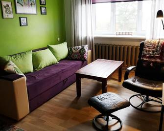 Linden apartment for feels like home stay. - Lielciecere - Sala de estar