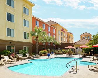 Hilton Garden Inn Fontana - Fontana - Piscine