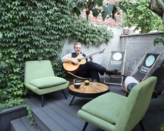 Rock Lobster City Lodge - Antwerpen - Patio