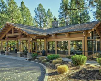 Seventh Mountain Resort - Bend - Building