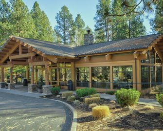 سيفينث ماونتن ريزورت - بيند - مبنى