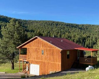 Charming Cabin With Mountain Views On 2 Acres - Cloudcroft - Building