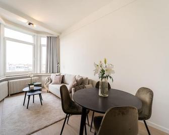 Beautiful one bedroom apartment - Antwerpen - Ruokailuhuone