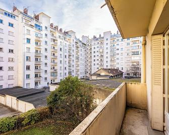Cozy studio Le Nid Tranquille - All Equipped - Grenoble - Balcón