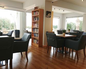 Diolkos Studios - Loutraki - Jadalnia