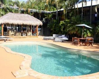 Budds In Surfers Backpackers - Surfers Paradise - Pool