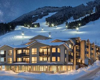 Outpost: One Town Hill 401 - Base of Snow King Mtn - Jackson - Edificio