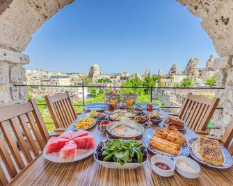 Onur Cave Cappadocia - Nevşehir - Balcón