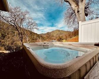 Wild Stallion Hot Tub Sleeps 4 Darts Private - Ahwahnee
