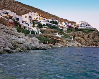 Ilidi Rock - Livadia